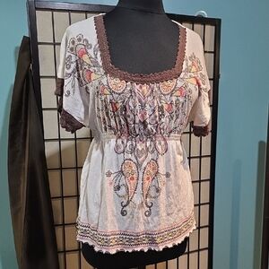 Almost Famous Black and White Label